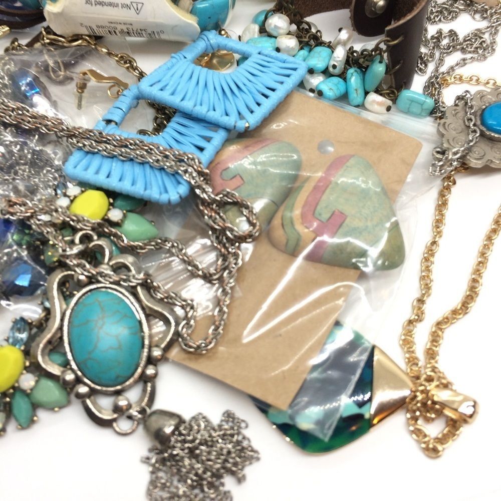 Mystery Jewelry Lot Wearable Bracelets Necklaces Earrings Blue Yellow 1+ Pound - Picture 13 of 16